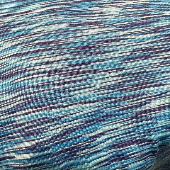 Under Armour long sleeve - Picture 3 of 3